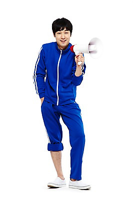 포토 JPG 스튜디오촬영 전신 라이프스타일 남자 포즈 모션 실내 한명 서기 미소 웃음 들기 누끼 사람 동양인 20대 청년 성인 앞모습 운동복 청춘 확성기 한국인 유머 가난 실업자 실업 영화 복고 청년실업 영화감독 영화촬영 게으름 남자만 남자한명만 성인남자만 청년만 청년남자만 청년남자한명만 성인한명만 성인남자한명만 성인만 국내포토 1 옷 감정 뷰포인트 컨셉 비즈니스 문화예술 표정 인종 내부 생활 촬영 감독 사회이슈 파일형식