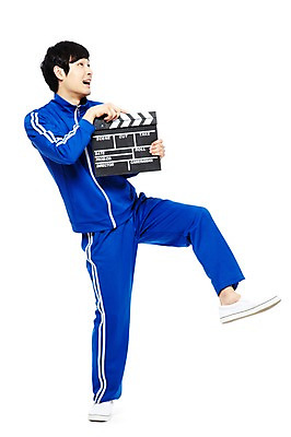 포토 JPG 스튜디오촬영 전신 라이프스타일 응시 남자 포즈 모션 실내 한명 서기 들기 누끼 사람 동양인 20대 청년 성인 앞모습 운동복 청춘 촬영 한국인 도구 유머 클래퍼보드 가난 실업자 영화 큐 복고 청년실업 영화감독 영화촬영 게으름 남자만 남자한명만 성인남자만 청년만 청년남자만 청년남자한명만 성인한명만 성인남자한명만 성인만 국내포토 1 시선 옷 감정 뷰포인트 컨셉 문화예술 인종 내부 생활 감독 실업 사회이슈 파일형식