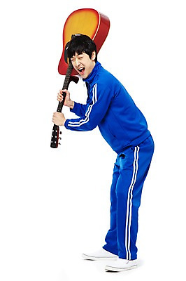 포토 JPG 스튜디오촬영 전신 라이프스타일 남자 악기 포즈 모션 현악기 실내 한명 서기 웃음 들기 누끼 사람 동양인 20대 청년 성인 옆모습 운동복 청춘 눈감음 한국인 기타 유머 통기타 가난 실업자 복고 청년실업 게으름 남자만 남자한명만 성인남자만 청년만 청년남자만 청년남자한명만 성인한명만 성인남자한명만 성인만 국내포토 1 옷 감정 음악 뷰포인트 컨셉 표정 인종 내부 생활 실업 사회이슈 파일형식