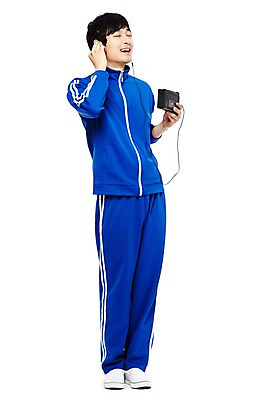 포토 JPG 스튜디오촬영 전신 라이프스타일 남자 음악 이어폰 음향기기 포즈 모션 실내 한명 서기 들기 누끼 사람 동양인 20대 청년 성인 앞모습 전자제품 운동복 청춘 눈감음 음악감상 감상 듣기 한국인 카세트테이프 가난 실업자 실업 라디오 복고 청년실업 게으름 남자만 남자한명만 성인남자만 청년만 청년남자만 청년남자한명만 성인한명만 성인남자한명만 성인만 국내포토 1 옷 뷰포인트 컨셉 비즈니스 문화예술 인종 내부 생활 사회이슈 파일형식