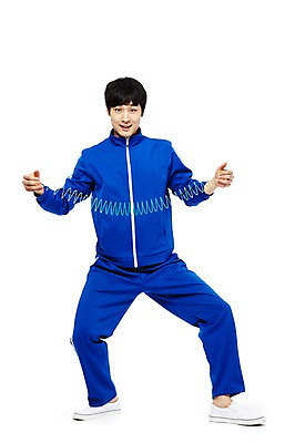 포토 JPG 스튜디오촬영 전신 라이프스타일 남자 포즈 장난 놀이 실내 한명 서기 웃음 들기 누끼 사람 동양인 20대 청년 성인 앞모습 운동복 청춘 장난감 놀이용품 한국인 용수철 유머 가난 실업자 복고 청년실업 게으름 남자만 남자한명만 성인남자만 청년만 청년남자만 청년남자한명만 성인한명만 성인남자한명만 성인만 국내포토 1 옷 감정 뷰포인트 컨셉 모션 표정 인종 내부 생활 실업 사회이슈 오브젝트 파일형식