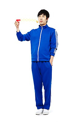 포토 JPG 스튜디오촬영 전신 라이프스타일 남자 포즈 장난 모션 놀이 실내 한명 서기 들기 누끼 사람 동양인 20대 청년 성인 앞모습 운동복 청춘 장난감 놀이용품 총 한국인 펀치 유머 가난 실업자 실업 복고 청년실업 게으름 남자만 남자한명만 성인남자만 청년만 청년남자만 청년남자한명만 성인한명만 성인남자한명만 성인만 국내포토 1 옷 감정 무기 뷰포인트 컨셉 비즈니스 인종 내부 생활 사회이슈 오브젝트 파일형식