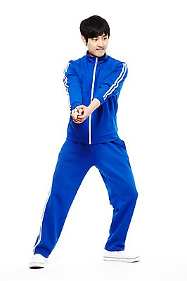 포토 JPG 스튜디오촬영 전신 라이프스타일 응시 남자 포즈 장난 놀이 실내 한명 서기 들기 누끼 사람 동양인 20대 청년 성인 앞모습 운동복 청춘 장난감 놀이용품 총 한국인 유머 가난 실업자 경계 복고 청년실업 사격 조준 경호원 게으름 총놀이 총싸움 총쏘기 남자만 남자한명만 성인남자만 청년만 청년남자만 청년남자한명만 성인한명만 성인남자한명만 성인만 국내포토 직업 1 시선 옷 감정 무기 뷰포인트 컨셉 모션 인종 내부 생활 실업 사회이슈 오브젝트 싸움 파일형식