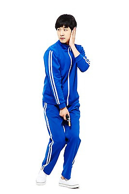 포토 JPG 스튜디오촬영 전신 라이프스타일 응시 남자 포즈 장난 놀이 실내 한명 서기 들기 누끼 사람 동양인 20대 청년 성인 앞모습 운동복 청춘 장난감 놀이용품 총 한국인 가난 실업자 경계 복고 청년실업 경호원 게으름 총놀이 총싸움 남자만 남자한명만 성인남자만 청년만 청년남자만 청년남자한명만 성인한명만 성인남자한명만 성인만 국내포토 직업 1 시선 옷 무기 뷰포인트 컨셉 모션 인종 내부 생활 실업 사회이슈 오브젝트 싸움 파일형식