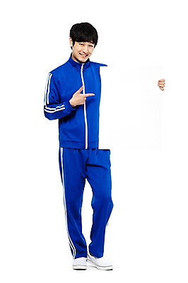 포토 JPG 스튜디오촬영 전신 라이프스타일 배너 남자 포즈 모션 사각프레임 광고판 실내 한명 서기 미소 웃음 들기 누끼 사람 동양인 손짓 20대 청년 성인 앞모습 운동복 청춘 한국인 구직 가리킴 가난 실업자 실업 알림 복고 청년실업 취업준비생 게으름 남자만 남자한명만 성인남자만 청년만 청년남자만 청년남자한명만 성인한명만 성인남자한명만 성인만 국내포토 1 옷 뷰포인트 컨셉 비즈니스 프레임 알림판 표정 인종 내부 생활 사각형 사회이슈 판 파일형식