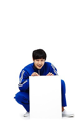 포토 JPG 스튜디오촬영 전신 라이프스타일 배너 남자 포즈 모션 사각프레임 광고판 실내 한명 미소 웃음 들기 누끼 사람 앉기 동양인 20대 청년 성인 앞모습 운동복 청춘 한국인 구직 가난 실업자 실업 알림 복고 청년실업 취업준비생 게으름 남자만 남자한명만 성인남자만 청년만 청년남자만 청년남자한명만 성인한명만 성인남자한명만 성인만 국내포토 1 옷 뷰포인트 컨셉 비즈니스 프레임 알림판 표정 인종 내부 생활 사각형 사회이슈 판 파일형식