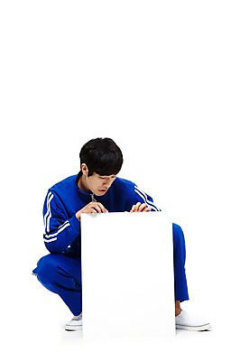 포토 JPG 스튜디오촬영 전신 라이프스타일 배너 응시 남자 포즈 모션 사각프레임 광고판 실내 한명 들기 누끼 사람 앉기 동양인 20대 청년 성인 앞모습 운동복 청춘 한국인 구직 가난 실업자 실업 알림 복고 청년실업 취업준비생 게으름 남자만 남자한명만 성인남자만 청년만 청년남자만 청년남자한명만 성인한명만 성인남자한명만 성인만 국내포토 1 시선 옷 뷰포인트 컨셉 비즈니스 프레임 알림판 인종 내부 생활 사각형 사회이슈 판 파일형식