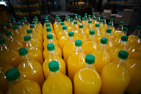 포토 JPG 해외이미지 행복 산업 음료 비즈니스 포장 통신 공장 교통시설 친절 건강 서기 사람없음 내부 스크린 기계 주스 기쁨 작업 자신감 제조 감독 오렌지주스 연결 플라스틱 배열 스마트 집중 상쾌 지게차 방법 봉인 자동 해외202105 해외포토 직업 감정 교통 컨셉 공업 모션 재질 중장비 과일주스 시설 파일형식