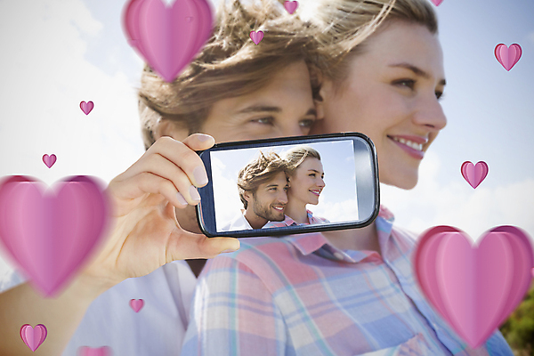 포토 JPG 해외이미지 백인 구름 라이프스타일 손 커플 여자 남자 행복 셔츠 관계 청소년 하늘 무선통신 바람 함께함 발렌타인데이 사랑 서기 미소 20대 세명 초록색 스마트폰 핸드폰 금발 햇빛 스크린 낭만 자유 흰색 하트 잡기 보여주기 도피 무료 해외202105 해외포토 자연요소 모양 서양인 헤어스타일 감정 컬러 컨셉 상의 통신 모션 데이이벤트 날씨 표정 사람 청년 생활 신체부위 전자제품 스마트기기 태양 파일형식