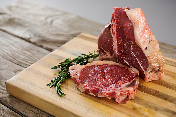 포토 JPG 해외이미지 재료 부분 육류 요리 사람없음 소고기 신선 양념 레몬 허브 준비 유기농 날것 레시피 로즈메리 목판 생식 해외202105 해외포토 식물 웰빙 과일 식재료 파일형식