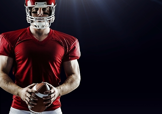 포토 JPG 해외이미지 별 스포츠 공 축구선수 사람없음 컴퓨터그래픽 빨간색 빛 운동복 디지털 검은색 어둠 잡기 찡그림 야간 헬멧 심각 쿼터백 페이스페인팅 해외202105 해외포토 자연요소 옷 컬러 컨셉 모션 운동선수 표정 그래픽 축구 보호장비 파일형식