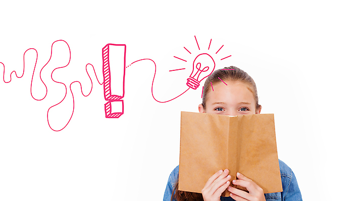 포토 JPG 해외이미지 백인 학생 여자 교육 행복 어린이 아이디어 한명 컴퓨터그래픽 책 학습 독서 디지털 잡기 낙서 흰배경 그림 손그림 혁명 감탄 구두점 해외202105 해외포토 서양인 1 감정 백그라운드 컨셉 모션 사람 그래픽 흰색 구두상점 파일형식