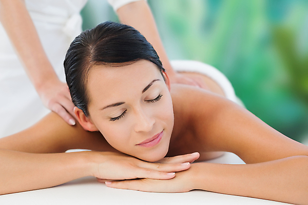 포토 JPG 해외이미지 백인 라이프스타일 손 여자 행복 엎드리기 휴식 갈색머리 실내 한명 상반신 성인 신체부위 30대 수건 스파 마사지 마사지사 성인여자한명만 해외202105 해외포토 서양인 직업 1 헤어스타일 감정 컨셉 모션 사람 내부 생활 장년 위생용품 여자한명만 성인여자만 파일형식