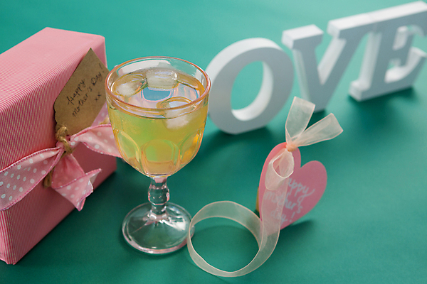 포토 JPG 해외이미지 전통 라이프스타일 알파벳 꽃 음료 분홍색 꽃무늬 텍스트 통신 엄마 아이디어 창조 선물 사랑 이벤트 사람없음 단어 상자 꼬리표 물방울무늬 축제 놀람 도전 하트 축하 인사 신선 신용카드 메시지 우아함 스마트 상쾌 기회 향기 녹색배경 돌봄 어머니의날 해외202105 해외포토 모양 식물 문자 영어 기념일 감정 컬러 백그라운드 컨셉 무늬 가족 모션 표정 생활 초록색 금융 라벨 예절 냄새 미국문화 파일형식