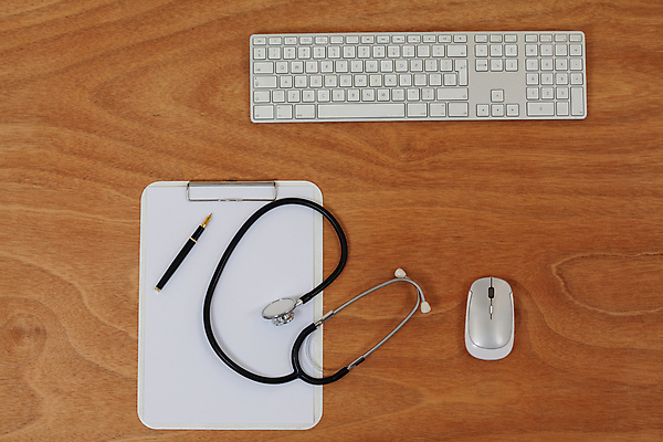 포토 JPG 해외이미지 비즈니스 통신 청진기 탁자 무선통신 오이 직장 건강 사람없음 목재 사무실 펜 장비 키보드 신선 양념 쥐 연결 대표 레몬 허브 준비 로즈메리 목판 서류판 해외202105 해외포토 나무 식물 가구 채소 과일 회사 재료 의료기기 필기구 사무용품 설치류 파일형식