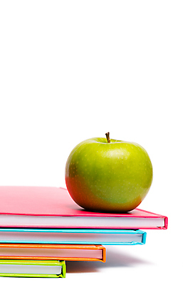 포토 JPG 해외이미지 교육 학교 사람없음 책 학습 공책 사과 자르기 흰배경 고립 카피스페이스 해외202105 해외포토 백그라운드 과일 모션 문구용품 공백 흰색 파일형식