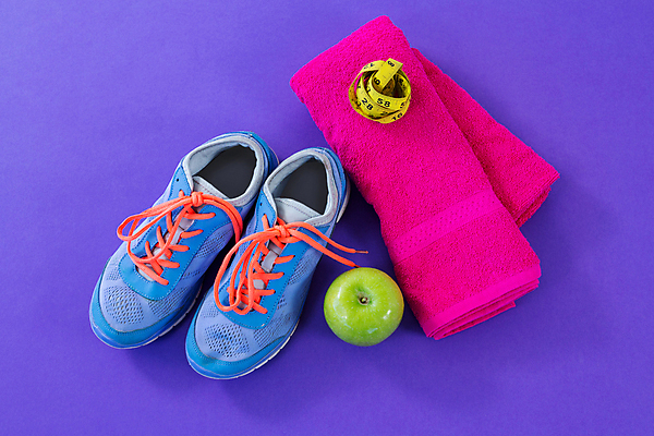 포토 JPG 해외이미지 스튜디오촬영 라이프스타일 분홍색 운동화 신발 다이어트 과일 통신 무선통신 설계 함께함 줄자 건강 식이요법 사람없음 수건 태블릿 운동 신선 쌍 자신감 변화 고급 계획 사과 연결 준비 영양분 터치스크린 스타일 해외202105 해외포토 감정 컬러 컨셉 실내 자 생활 전자제품 스마트기기 위생용품 파일형식