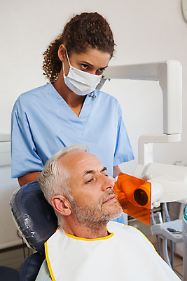 포토 JPG 해외이미지 백인 직업 여자 남자 중년 50대 청소년 엑스레이 실내 치과 병원 마스크 20대 두명 건강관리 시험 환자 치아 전문직 치과의사 치과용품 약속 수술장갑 거짓말 위생관리 살균 치위생사 해외202105 해외포토 서양인 교육 장갑 의학 건강 관리 사람 청년 성인 내부 의사 의료용품 소화기관 파일형식