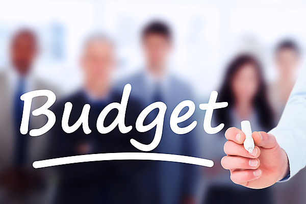 포토 JPG 해외이미지 백인 직업 손 응시 여자 남자 무기 40대 중년 백그라운드 셔츠 돈 비즈니스 사업가 텍스트 청소년 표시 넥타이 협력 노동자 직장 함께함 서기 정장 여러명 20대 성인 30대 단어 사무실 달러 검은색 기록 잡기 업무 비즈니스맨 비즈니스우먼 절약 자신감 재산 대표 종업원 동료 직원 그림 경영자 리더 성실 건너기 경영 심각 예산 유행어 해외202105 해외포토 서양인 문자 시선 잡화 옷 감정 컬러 다수 컨셉 상의 회사 관계 모션 사람 청년 신체부위 장년 금융 유행 작업 직장인 파일형식