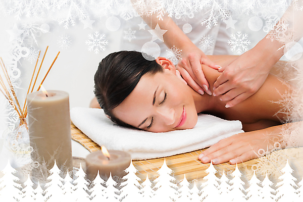 포토 JPG 해외이미지 백인 라이프스타일 손 여자 행복 엎드리기 휴식 갈색머리 한명 미소 상반신 성인 신체부위 30대 수건 스파 마사지 마사지사 어깨 성인여자한명만 해외202105 해외포토 서양인 직업 1 헤어스타일 감정 컨셉 모션 표정 사람 생활 장년 위생용품 여자한명만 성인여자만 파일형식