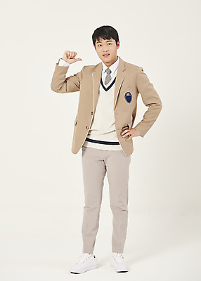 포토 JPG 스튜디오촬영 전신 학생 남자 교복 허리손 청소년 고등학생 실내 한명 서기 앞모습 10대 한국인 가리킴 십대남자한명만 베이지색배경 남고생 국내포토 1 옷 뷰포인트 포즈 백그라운드 모션 사람 동양인 손짓 내부 베이지색 남자한명만 십대남자만 파일형식