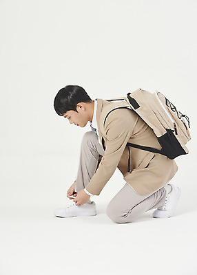 포토 JPG 스튜디오촬영 전신 학생 남자 교복 청소년 고등학생 책가방 실내 한명 옆모습 10대 한국인 무릎꿇기 흰배경 신발끈묶기 십대남자한명만 남고생 국내포토 1 옷 뷰포인트 백그라운드 가방 모션 사람 동양인 내부 흰색 묶기 신발끈 남자한명만 십대남자만 파일형식