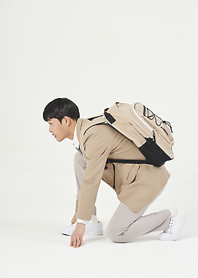 포토 JPG 스튜디오촬영 전신 학생 남자 교복 청소년 고등학생 책가방 실내 한명 옆모습 10대 한국인 무릎꿇기 흰배경 준비자세 십대남자한명만 남고생 국내포토 1 옷 뷰포인트 포즈 백그라운드 가방 모션 사람 동양인 내부 흰색 준비 남자한명만 십대남자만 파일형식