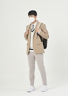 포토 JPG 스튜디오촬영 전신 학생 남자 교복 청소년 고등학생 책가방 실내 마스크 한명 서기 앞모습 10대 한국인 흰배경 매기 마스크착용 십대남자한명만 남고생 국내포토 1 옷 뷰포인트 백그라운드 가방 모션 사람 동양인 내부 흰색 사회이슈 남자한명만 십대남자만 파일형식