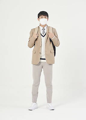 포토 JPG 스튜디오촬영 전신 학생 남자 교복 청소년 고등학생 책가방 실내 마스크 한명 서기 앞모습 10대 한국인 잡기 흰배경 매기 마스크착용 십대남자한명만 남고생 국내포토 1 옷 뷰포인트 백그라운드 가방 모션 사람 동양인 내부 흰색 사회이슈 남자한명만 십대남자만 파일형식