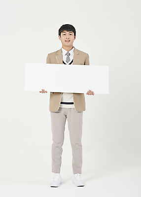 포토 JPG 스튜디오촬영 전신 학생 배너 남자 교복 청소년 고등학생 사각프레임 실내 한명 서기 미소 들기 앞모습 10대 한국인 흰배경 십대남자한명만 남고생 국내포토 1 옷 뷰포인트 백그라운드 모션 프레임 표정 사람 동양인 내부 사각형 흰색 남자한명만 십대남자만 파일형식