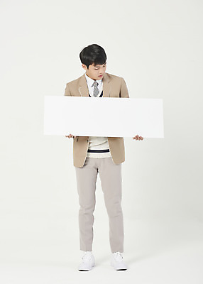 포토 JPG 스튜디오촬영 전신 학생 배너 남자 교복 청소년 고등학생 사각프레임 실내 한명 서기 들기 앞모습 10대 한국인 흰배경 십대남자한명만 내려보기 남고생 국내포토 1 옷 뷰포인트 백그라운드 모션 프레임 사람 동양인 내부 사각형 흰색 남자한명만 십대남자만 파일형식