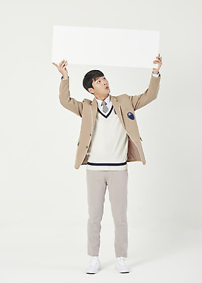 포토 JPG 스튜디오촬영 전신 학생 배너 남자 교복 청소년 고등학생 사각프레임 실내 한명 서기 들기 앞모습 10대 놀람 한국인 올려보기 흰배경 십대남자한명만 남고생 국내포토 1 옷 감정 뷰포인트 백그라운드 모션 프레임 표정 사람 동양인 내부 사각형 흰색 남자한명만 십대남자만 파일형식
