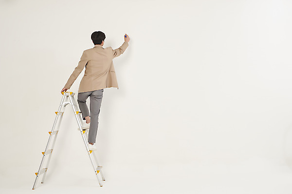 포토 JPG 스튜디오촬영 전신 학생 남자 교복 사다리 청소년 고등학생 실내 한명 들기 뒷모습 10대 한국인 기록 흰배경 십대남자한명만 남고생 국내포토 1 옷 뷰포인트 백그라운드 모션 사람 동양인 내부 흰색 도구 남자한명만 십대남자만 파일형식