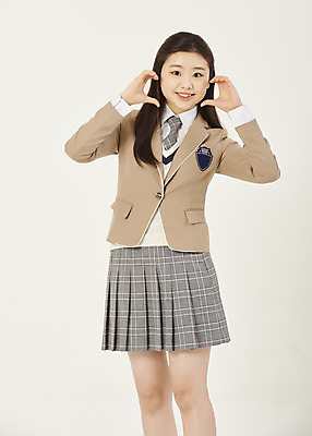 포토 JPG 스튜디오촬영 학생 여자 교복 청소년 여고생 고등학생 실내 한명 미소 손짓 상반신 앞모습 10대 한국인 흰배경 손하트 십대여자한명만 국내포토 1 옷 뷰포인트 백그라운드 모션 표정 사람 동양인 내부 흰색 여자한명만 십대여자만 파일형식