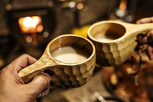 포토 JPG 라이프스타일 손 여행 술잔 텐트 캠핑도구 들기 취미 야외 아웃포커스 신체부위 캠핑 캠핑장 건배 막걸리 국내포토 모션 레저 잔 주류 촬영기법 사람 생활 도구 파일형식