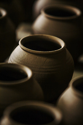 포토 JPG 한국전통 실내 근접촬영 사람없음 아웃포커스 항아리 소프트포커스 전라남도 황토 강진 국내포토 전통 뷰포인트 한국 촬영기법 내부 흙 도자기 전라도 파일형식