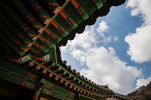 포토 JPG 주간 구름 한국전통 로우앵글 하늘 풍경 사람없음 야외 사찰 전라남도 단청 백련사 지붕처마 강진 국내포토 자연요소 전통 뷰포인트 종교건축 지붕 한국 전라도 처마 파일형식