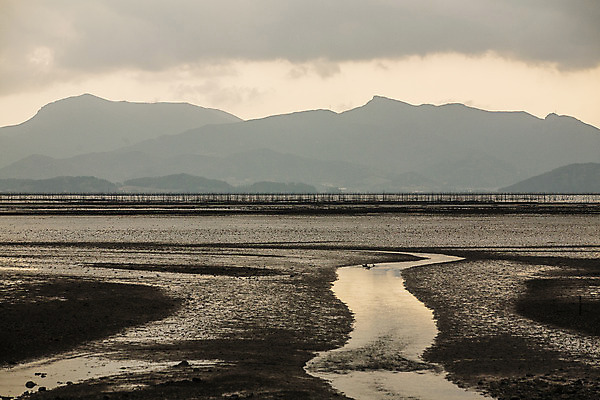 포토 JPG 주간 산 풍경 사람없음 야외 전라남도 갯벌 양식장 흐림 강진 국내포토 자연요소 날씨 전라도 시설 파일형식
