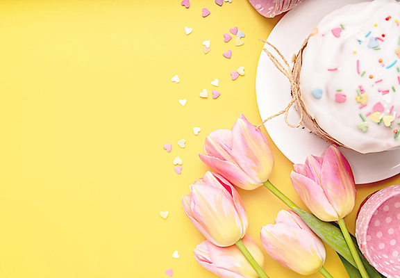 포토 JPG 해외이미지 실내 사람없음 케이크 튤립 하트 노란배경 스프링클 해외포토 모양 꽃 백그라운드 디저트 내부 장식 노란색 파일형식