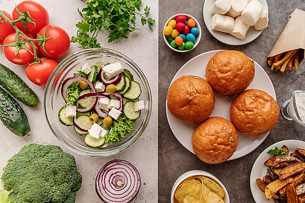 포토 JPG 해외이미지 음식 빵 토마토 오이 패스트푸드 건강 사람없음 하이앵글 샐러드 감자튀김 비교 정크푸드 브로콜리 마시멜로우 적양파 비건음식 해외포토 뷰포인트 컨셉 채소 양파 디저트 감자 튀김 인스턴트 파일형식 비건