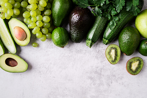 포토 JPG 해외이미지 음식 오이 건강 키위 사람없음 하이앵글 흰배경 청포도 아보카도 카피스페이스 비건 비건음식 해외포토 뷰포인트 백그라운드 채소 과일 포도 공백 흰색 채식주의자 파일형식