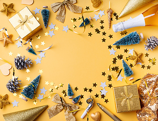 포토 JPG 해외이미지 별 리본 크리스마스장식 크리스마스 크리스마스용품 프레임 실내 사람없음 선물상자 하이앵글 크리스마스트리 파티 하트 샴페인 오브젝트 파티용품 솔방울 샴페인병 노란배경 코끼리피리 플랫레이 카피스페이스 해외포토 자연요소 모양 기념일 뷰포인트 백그라운드 술병 주류 선물 이벤트 내부 상자 노란색 공백 플랫 용품 이벤트용품 파일형식