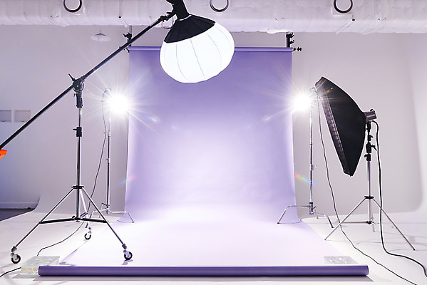 포토 JPG 스튜디오촬영 백그라운드 스튜디오 조명 실내 사람없음 보라색 준비 사진관 사진조명 촬영장비 배경지 국내포토 컬러 내부 도구 파일형식