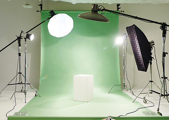 포토 JPG 스튜디오촬영 백그라운드 스튜디오 조명 실내 사람없음 초록색 준비 사진관 사진조명 촬영장비 배경지 국내포토 컬러 내부 도구 파일형식