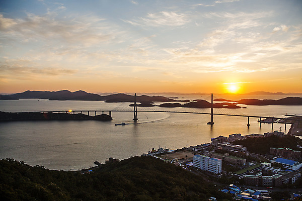 포토 JPG 주간 바다 섬 하늘 사람없음 야외 태양 일몰 전라남도 목포 가교 전경 국내포토 자연요소 건축물 풍경 노을 전라도 파일형식 탑뷰