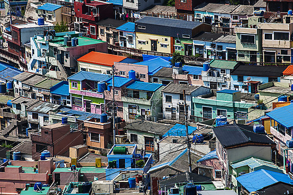 포토 JPG 주간 주택 사람없음 야외 건물 전봇대 부산 감천문화마을 국내포토 자연요소 건축물 공공시설 한국 마을 파일형식
