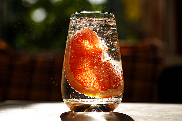 포토 JPG 해외이미지 주간 잔 사람없음 야외 자몽 과일조각 자몽에이드 자몽주스 탄산수 해외202105 해외포토 자연요소 식기 조각 과일 물 과일주스 에이드 파일형식