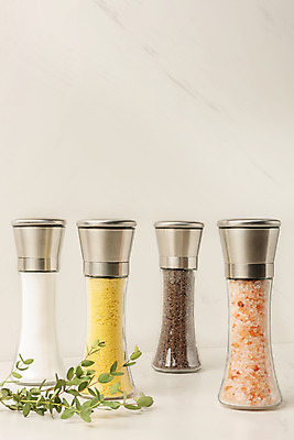 포토 JPG 스튜디오촬영 잎 실내 사람없음 다양 양념 조미료 흰배경 소금 양념통 소금통 조미료병 조미료통 핑크솔트 국내포토 식물 다수 백그라운드 통 내부 흰색 향미료 병_담는 파일형식