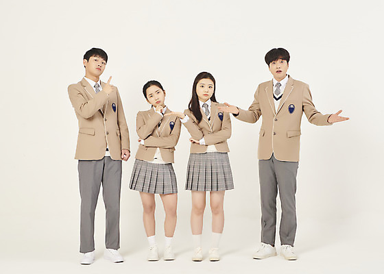 포토 JPG 스튜디오촬영 전신 학생 여자 남자 교복 생각 학교 청소년 고등학생 팔벌리기 실내 서기 여러명 앞모습 10대 친구 스쿨라이프 십대라이프스타일 한국인 가리킴 의문 헷갈림 십대만 베이지색배경 국내포토 라이프스타일 옷 교육 감정 뷰포인트 다수 백그라운드 컨셉 관계 모션 사람 동양인 손짓 내부 베이지색 파일형식