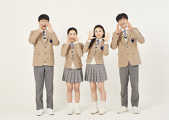 포토 JPG 스튜디오촬영 전신 학생 여자 남자 교복 학교 청소년 고등학생 실내 서기 미소 여러명 앞모습 10대 친구 스쿨라이프 십대라이프스타일 외침 한국인 십대만 베이지색배경 국내포토 라이프스타일 옷 교육 뷰포인트 다수 백그라운드 관계 모션 표정 사람 동양인 내부 소리 베이지색 파일형식